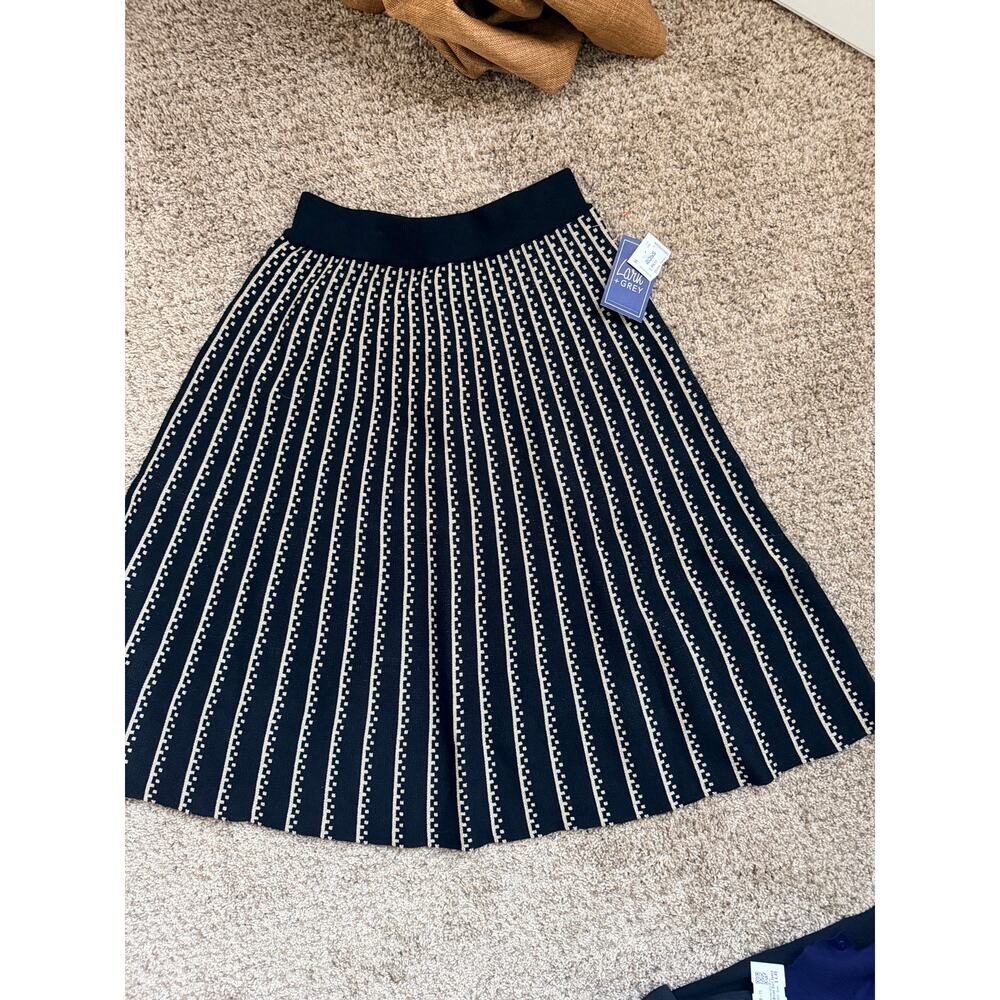 Lark & Gray black and gold midi skirt NWT M A line